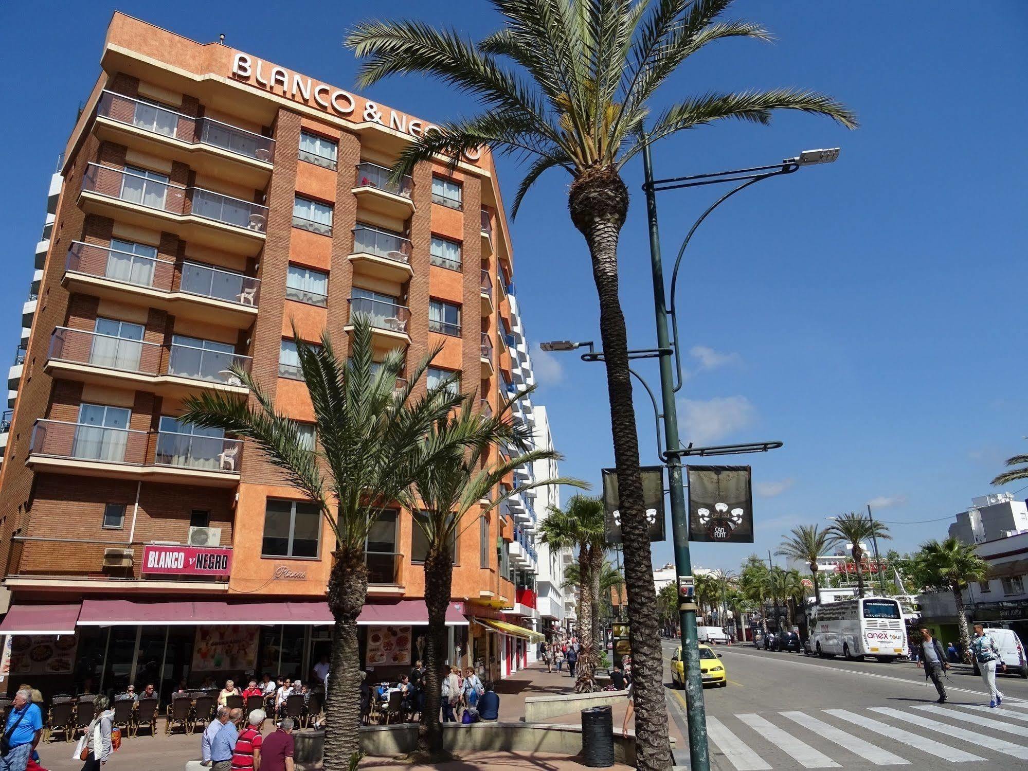 Blanco Y Negro Apartments Lloret de Mar Exterior foto